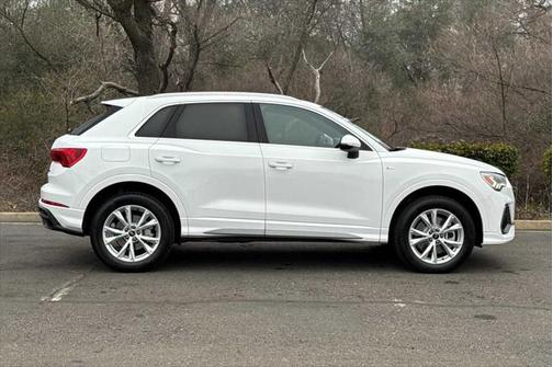 2025 Audi Q3 Premium 45 TFSI S line quattro Tiptronic