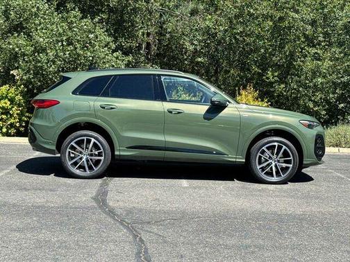 Green 2026 Audi Q5 PRESTIGE