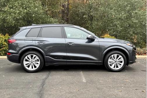 2025 Audi Q6 e-tron Premium