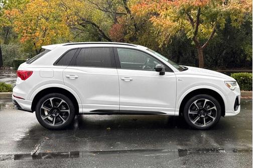 2025 Audi Q3 Premium 45 TFSI S line quattro Tiptronic