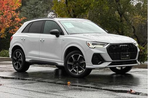 2025 Audi Q3 Premium 45 TFSI S line quattro Tiptronic