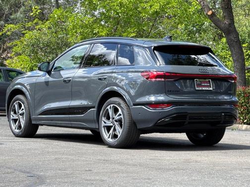 Magnet Gray 2027 Audi Q6 e-tron Premium Plus