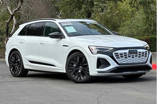 2024 Audi Q8 e-tron Prestige quattro