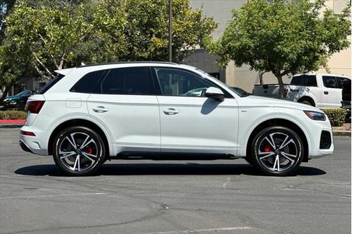 2025 Audi Q5 Premium Plus 45 TFSI S line quattro S tronic