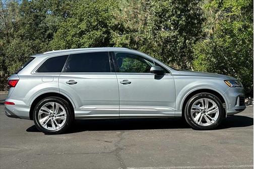 2024 Audi Q7 Premium Plus 55 TFSI quattro Tiptronic