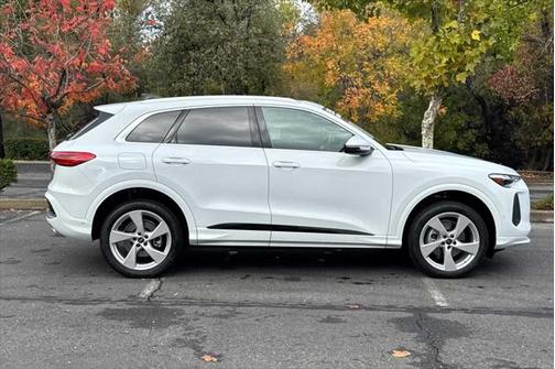 2025 Audi Q5 Premium Plus TFSI quattro S tronic