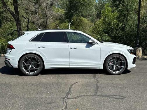 White 2026 Audi RS Q8 4.0T quattro