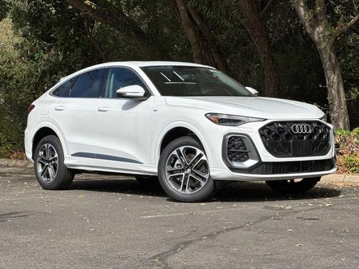 White 2026 Audi Q5