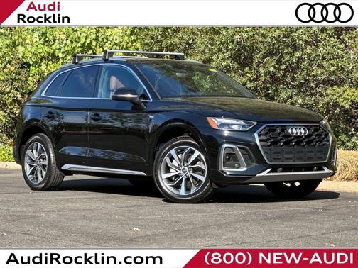 Mythos Black Metallic 2023 Audi Q5 45 S line quattro Premium
