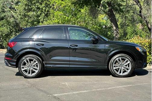 2022 Audi Q3 Premium Plus 45 TFSI S line quattro Tiptronic