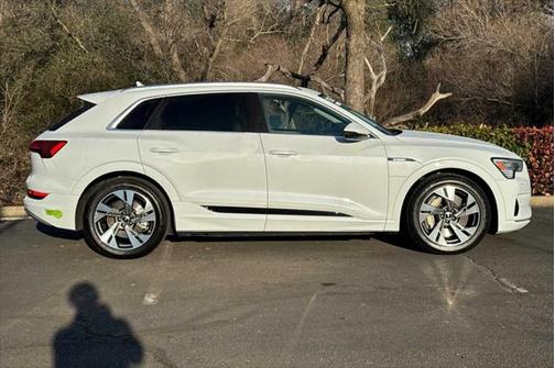 2023 Audi e-tron Premium quattro