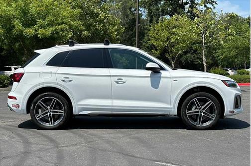 2023 Audi Q5 Premium 55 TFSI e S line quattro S tronic