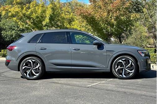 2024 Audi Q8 e-tron Prestige quattro
