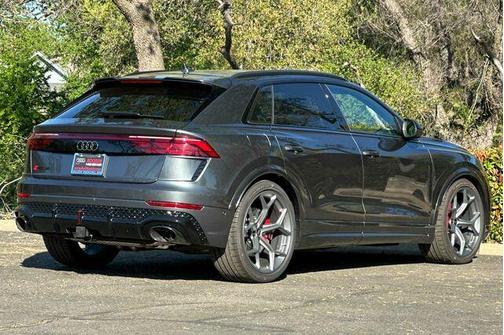 Daytona Gray Pearl Effect 2026 Audi RS Q8 4.0T quattro