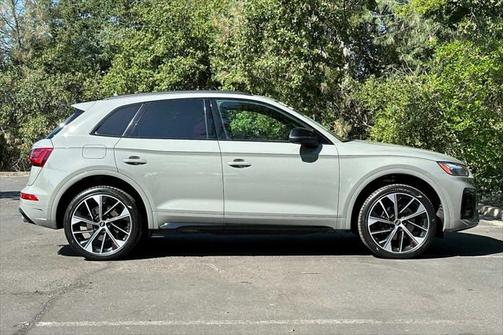 2022 Audi SQ5 Premium Plus TFSI quattro Tiptronic