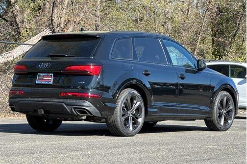 Mythos Black Metallic 2026 Audi Q7 55 Premium Plus