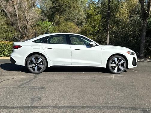 Glacier White Metallic 2026 Audi A5