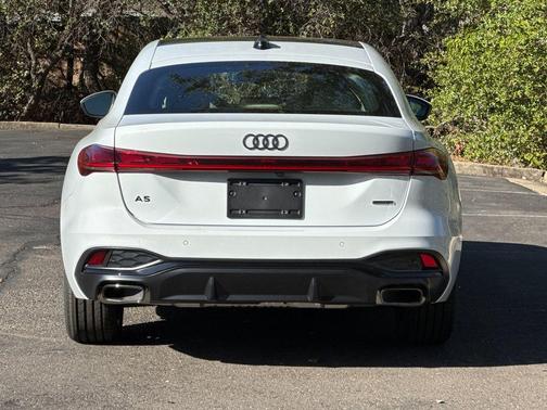 Glacier White Metallic 2026 Audi A5