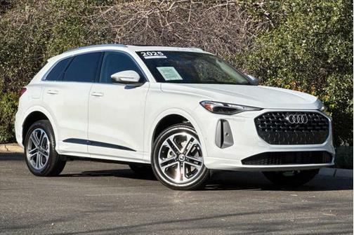 2025 Audi Q5 Premium TFSI quattro S tronic