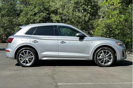 2023 Audi Q5 Premium Plus 55 TFSI e S line quattro S tronic