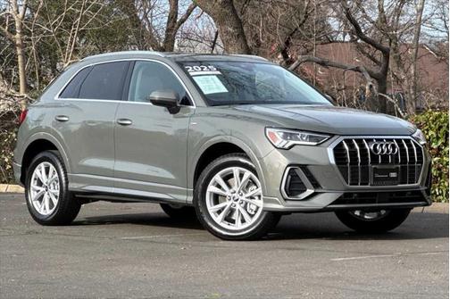 2025 Audi Q3 Premium 45 TFSI S line quattro Tiptronic