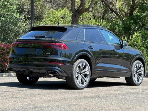 Black 2026 Audi Q8