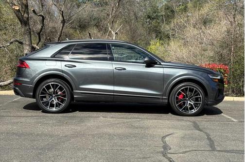 2023 Audi Q8 Premium Plus 55 TFSI quattro Tiptronic