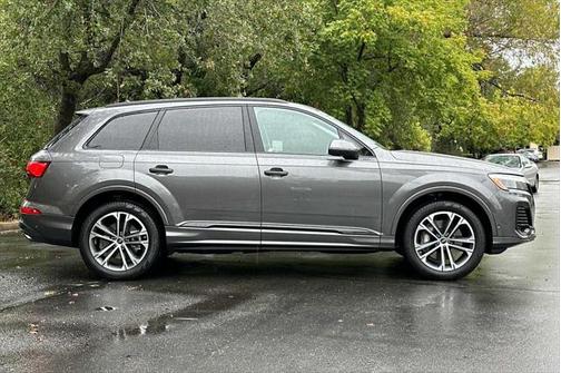2025 Audi Q7 Premium Plus 45 TFSI quattro Tiptronic