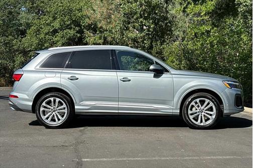 2025 Audi Q7 Premium Plus 45 TFSI quattro Tiptronic