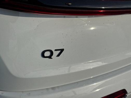 White 2026 Audi Q7 55 Premium