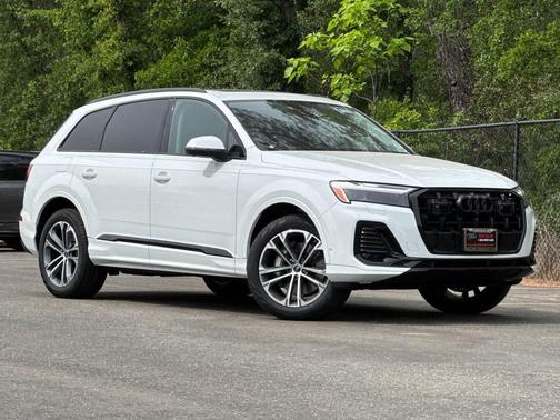 Carrara White 2026 Audi Q7 45 Premium Plus