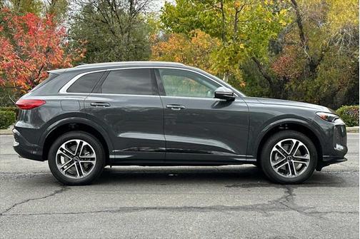 2025 Audi Q5 Premium Plus TFSI quattro S tronic