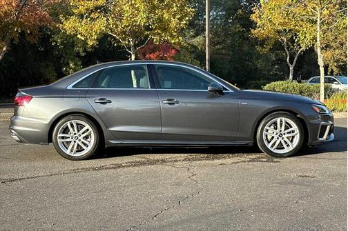 2022 Audi A4 Premium Plus 45 TFSI S line quattro S tronic