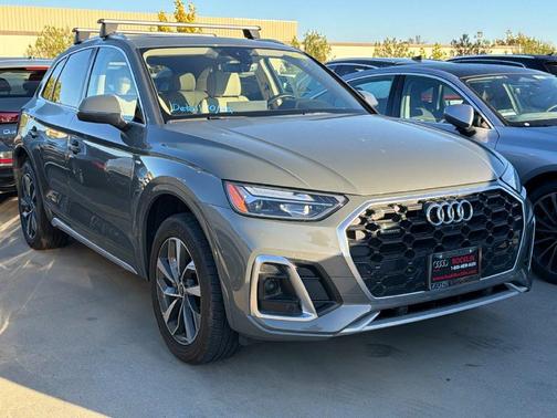Chronos Gray Metallic 2024 Audi Q5 45 S line quattro Premium