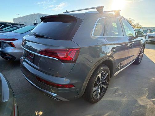 Chronos Gray Metallic 2024 Audi Q5 45 S line quattro Premium