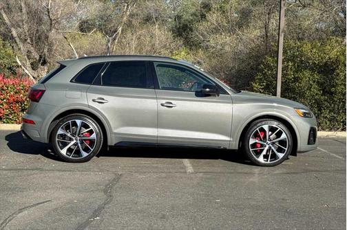 2023 Audi SQ5 Premium Plus TFSI quattro Tiptronic