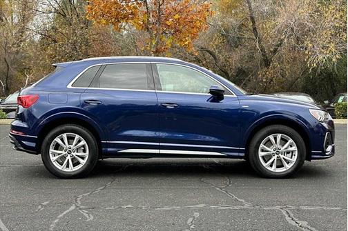 2025 Audi Q3 Premium 45 TFSI S line quattro Tiptronic