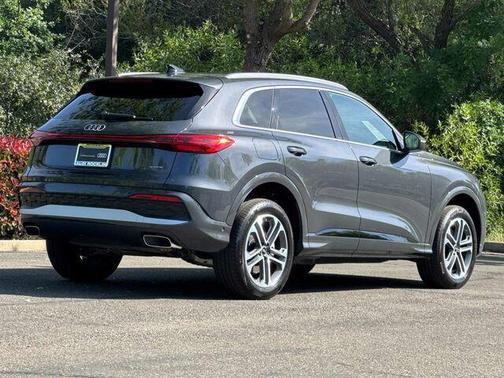 Tambora Gray Metallic 2025 Audi Q5 2.0T quattro Premium