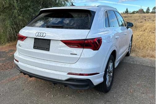 2024 Audi Q3 Premium 45 TFSI S line quattro Tiptronic