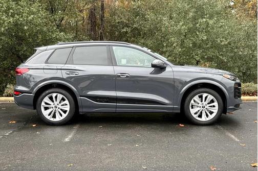 2025 Audi Q6 e-tron Premium