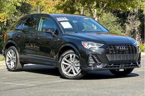 2025 Audi Q3 Premium 45 TFSI S line quattro Tiptronic