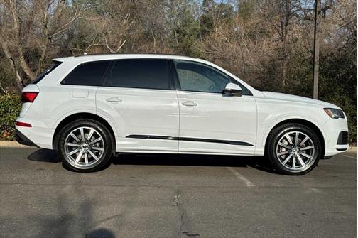 2023 Audi Q7 Premium Plus 45 TFSI quattro Tiptronic