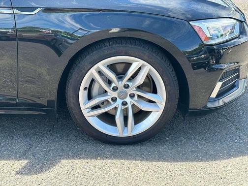 Mythos Black Metallic 2019 Audi A5 45 Premium