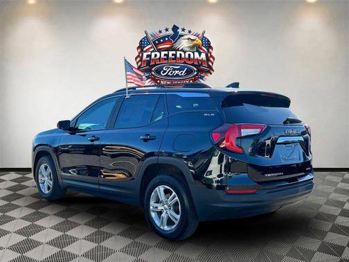 Ebony Twilight Metallic 2022 GMC Terrain SLE