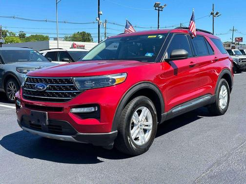 Rapid Red Metallic Tinted Clearcoat 2020 Ford Explorer XLT