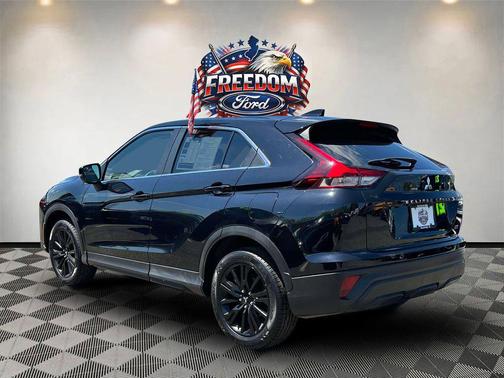 Labrador Black Pearl 2023 Mitsubishi Eclipse Cross LE