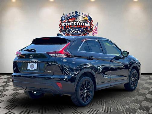 Labrador Black Pearl 2023 Mitsubishi Eclipse Cross LE