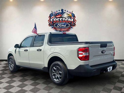 Desert Sand 2025 Ford Maverick XLT
