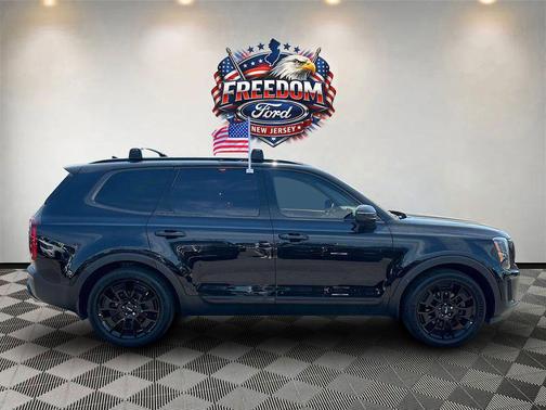 Ebony Black 2022 Kia Telluride EX
