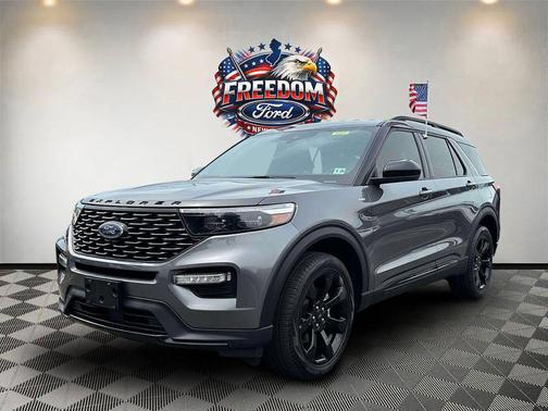 Carbonized Gray Metallic 2023 Ford Explorer ST-Line